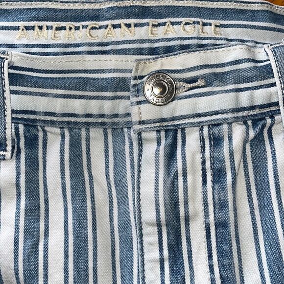 EXCELLENT CONDITION WOMEN’S SIZE 12 AMERICAN EAGLE STRIPED MOM SHORT - Picture 2 of 7